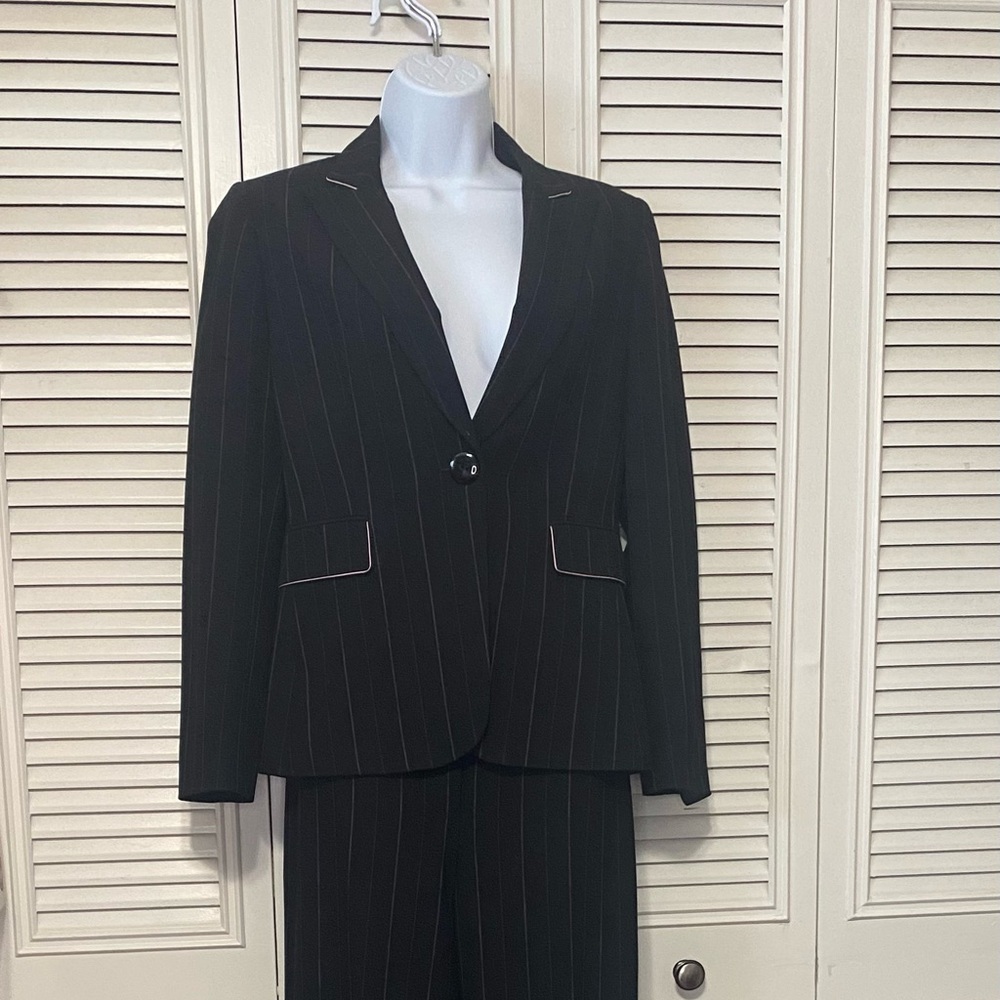 Tahari Pants Suit Set